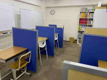 【冬休みのみＯＫ】急募【個性ある子のための個別指導塾で塾講師をしてみませんか】週１～１コマ～OK！コミュニケーションをとるのが好きな人歓迎！教える教科・学年は応相談