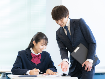 オープニングスタッフ【西鉄白木原駅直結】映像授業アシスタントアドバイザー（週１日～OK！）