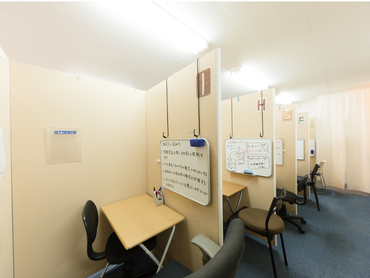 ＼週1・未経験OK！授業と両立◎／【不登校・発達障害・高校中退の生徒】学び直しと心をサポートする塾講師募集！