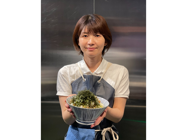 ★週2日・3時間〜OK★昼は最大時給1700円！★セルフサービス【商業施設カレッタ汐留】Googleでも高評価のオシャレな立ち食いそば店