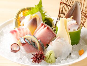 富山駅直結キトキトとやマルシェの人気和食店ホールスタッフ／時給１２００円スタート／週３回、1日４時間程度から可／銀座に本店がある本格和食店／未経験ok！学生歓迎／和食料理人の美味しい賄い付き