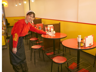 ★オープニングSTAFF募集中　オープニング時給：1,350円！！　週2/4h～OK！髪色ピアス自由♪　11月11日に新しくオープンする「本格餃子 包」を一緒に盛り上げてくれる方を大募集中です！ 駒澤大学駅から徒歩1分で通勤も便利♪