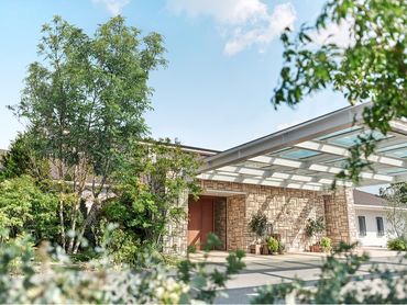 ＼週1＆4H～OK・未経験歓迎！／完全貸切の結婚式場で接客＆サービスのお仕事♪駅チカ◎【充実の研修制度！安心できる環境で身に着くスキルは将来にも役立つ】