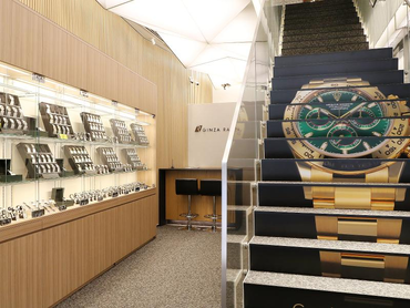 【ブランド時計の受付スタッフ】高時給1,400円～／授業優先シフトOK／就活にも役立つ接客スキル