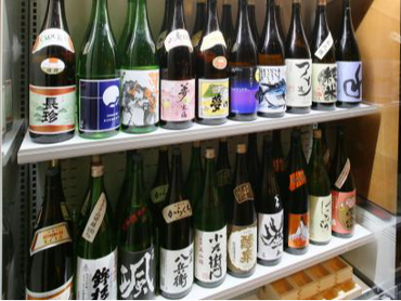 まかない有★栄駅〜徒歩1分！＜オシャレok＞髪型・髪色自由で自分らしく！週2日〜・1日3h〜okの自由シフトが魅力★履歴書不要★社割あり系列店20%off