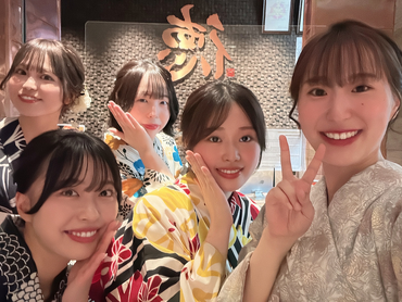 お客様をあなたの飛び切りの笑顔でお出迎え下さい！お客様に楽しんでいただく為には、スタッフも楽しく働けることが大切！一緒にお店を盛り上げていきましょう♪