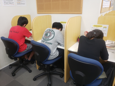 高収入！初心者大歓迎！マンツーマン研修で自信を持って楽しくお仕事できます！