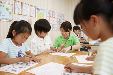 【子どもと遊び、子どもと学ぶ】学童保育のお仕事です！週2日、２時間から勤務可！大学１年生、未経験者の方も大歓迎です♪　川崎