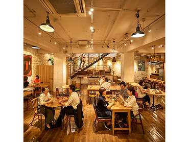 【週1日〜】【1日4時間〜】バイトデビューも大歓迎！おいしいまかない付｜JINNAN CAFE　渋谷