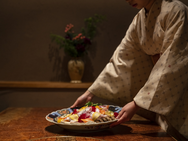 ふぐ専門店の接客スタッフ／シフトは週2日、1日3h～相談可能です☆教育環境が整っているので未経験でも安心！