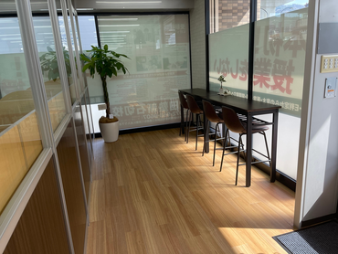 時給1400円/個別前後の事務必要なし/茶髪私服勤務OK/週1回～OK/心配なく個別指導が行えるまでじっくり研修できます！