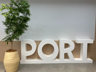 平均時給1,800円！服装・髪色自由の学生支援インターン！