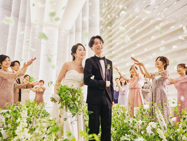 【土日のみ】結婚式サービススタッフ【高時給1300円】大学生多数在籍！土日がメインだから学業と両立OK！自転車通勤バイク通勤OK！