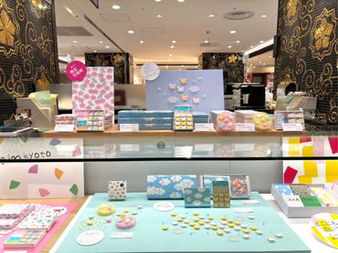 京都伊勢丹店スタッフ｜和菓子販売（接客）未経験OK｜週2～OK・学生歓迎｜百貨店B1の落ち着いた売場／百貨店勤務が初めてでも一から丁寧に教えます