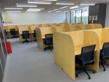 時給1400円/個別前後の事務必要なし/茶髪私服勤務OK/週1回～OK/心配なく個別指導が行えるまでじっくり研修できます！