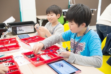 子ども向けロボットプログラミング教室サポート業務｜プログラボ 春日校（JR九州グループ）