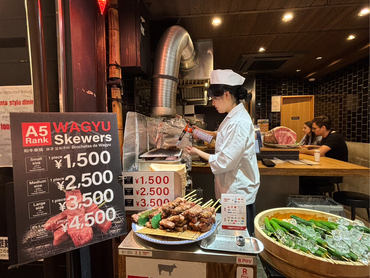 錦居酒屋で和牛串の販売