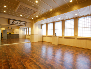銀座4丁目にて和の学び舎【HiSUi TOKYO】の受付/抜刀・茶道・書道・和装のスクール/外国人対応もあり/語学力向上にも