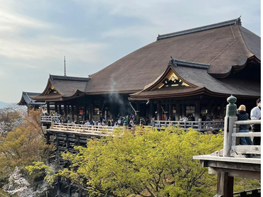 清水寺境内音羽の滝の横にある茶店｜湯豆腐や麺類・甘味のお店で接客・簡単調理補助｜未経験歓迎！まかない有り！