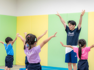 『子どもたちの成長は勉強だけじゃない』体操スクールのサポートインストラクターのお仕事！時給1,500円♪体操経験不要◎未経験OK！スポーツ好き・子ども好き大歓迎◎週１日３時間～OK！