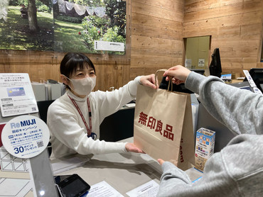 販売スタッフ募集中！ 無印良品のお店で接客や商品陳列などしてみませんか？ マニュアルがあるので安心スタート！
