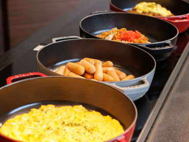 時給1270円～【注文｜配膳｜レジ会計無し】朝食バイキングのホールSTAFF｜バイトデビューにも◎夕方～夜はゼミやサークルで忙しい学生さんの安定収入に◎
