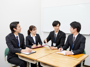 ≪新大学1年生も歓迎≫　個別指導の塾講師を大募集！1コマ2,070円〜で週1日・1コマからOK！充実した研修で未経験でも安心♪得意科目だけで大丈夫◎