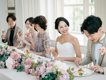 【土日のみ】結婚式サービススタッフ【高時給1300円】大学生多数在籍！土日がメインだから学業と両立OK！自転車通勤バイク通勤OK！