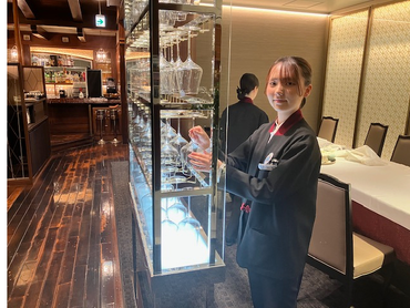 【未経験OK／学生13名活躍】会員制カジュアル中華レストラン｜時給1,400〜1,600円｜落ち着いた接客・週2日〜4h〜OK！