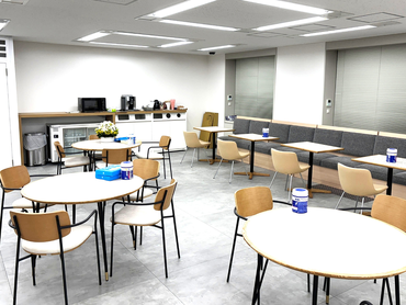 【もくもく作業】梱包発送のお仕事♪＼！土日時給1755円以上！平日1500円から！／髪型髪色・服装自由◎交通費支給◎週3日～