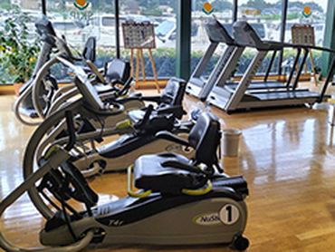 病院が運営するトレーニングセンターのサポートスタッフ