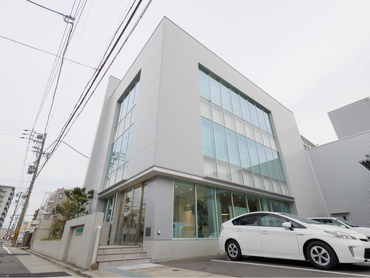 自動車整備用リフトの点検チェックシートの入力作業