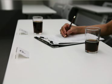 市場調査スタッフ募集　／　週２日程度～　／　シフト制で働きやすい　／　経験不問・未経験歓迎　／　服装自由（肌の露出が多いものは不可）