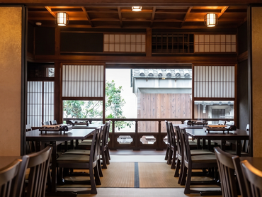 登録有形文化財の京町家｜未経験歓迎｜週2〜OK｜ホールスタッフ
