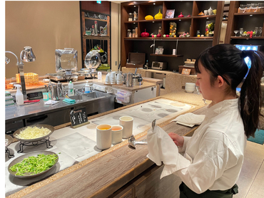 朝食・ディナーのホールスタッフ【ホテルのメインダイニング】（洋食・フレンチ）[ザ ロイヤルパークホテル 京都三条]