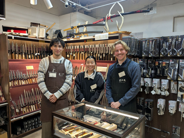 海外からの観光客のお客様に、主に英語を使い販売するお仕事です。英語のスキルアップを目指す方に最適なお仕事です。