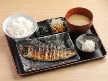 初バイト・新4年生歓迎！東京駅直結・干物定食店、まかない有り、週１OK