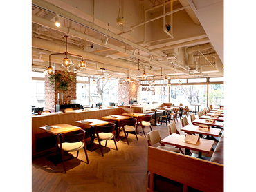 【週1日〜】【1日4時間〜】バイトデビューも大歓迎！おいしいまかない付｜FREEMAN CAFE　渋谷メトロプラザ