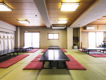 ＜夕食の配膳＞旅館で配膳のお仕事☆シフトは固定ではないので自由☆未経験OK！