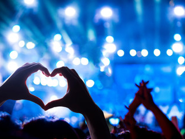 ★3/25～29限定★大人気6人組男性アイドルグループのコンサートで楽しく稼ごう♪【コンサートスタッフ】