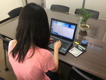 週３日～希望シフトで土日、夜間もOK！服装・髪型自由のオフィスワークです！