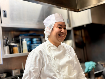 【フードコート内】調理補助スタッフ　無料賄い付き！