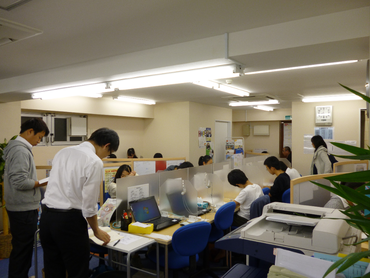 家庭教師のトライから生まれた個別指導塾のトライプラスで講師大募集。週1回勤務ＯＫ。1日1コマ〜（1コマ60分）。未経験者歓迎。研修制度あり。駅近。