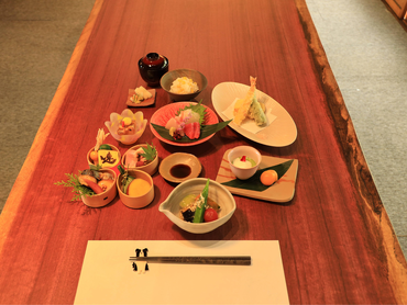 わんこ同伴可の会席料理店での接客業