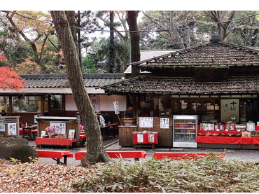 【時給1,200円！/繁忙手当あり】急募！長期＆短期＠深大寺のそば屋ホールスタッフ＊年末年始も募集中