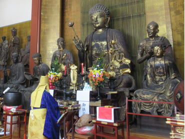 法要・読経の実戦経験を積もう。得度を受けて僧侶を目指す学生を歓迎します。