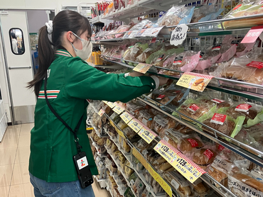 テレビ東京本社内コンビニ　週1回3時間からOK　女性店長の法人店舗でセキュリティ万全　毎月3,500円の食事補助　テスト期間のシフトも考慮、働きやすく明るい雰囲気です　駅から直結！