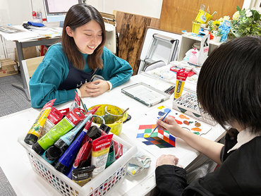 ★土曜のみ出勤★　 小中学生メインに教える絵画の先生募集