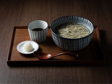 そば屋の接客です、土日いずれかを含めて週2日〜出勤できる方の募集です