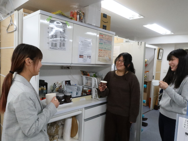 ★急募★　即日勤務ＯＫ♪　写真加⼯・事務アシスタント！